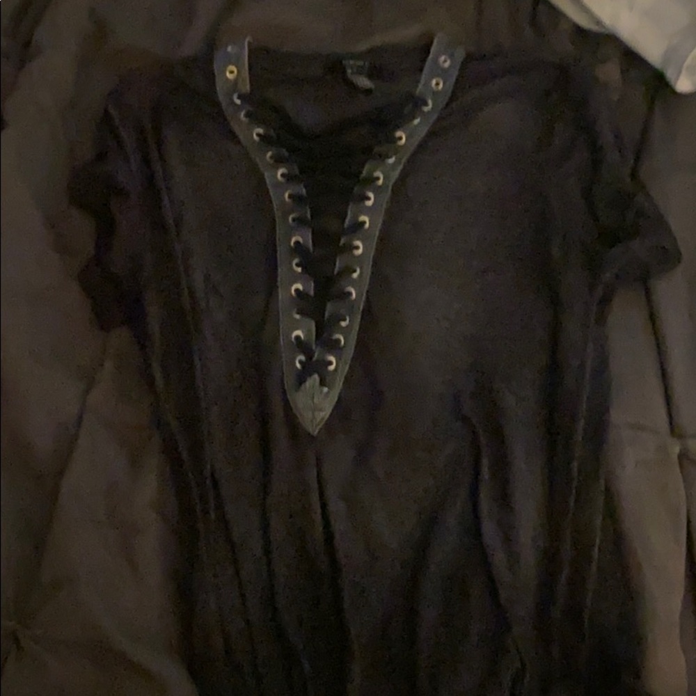Black Lace T-shirt - Picture 2 of 3
